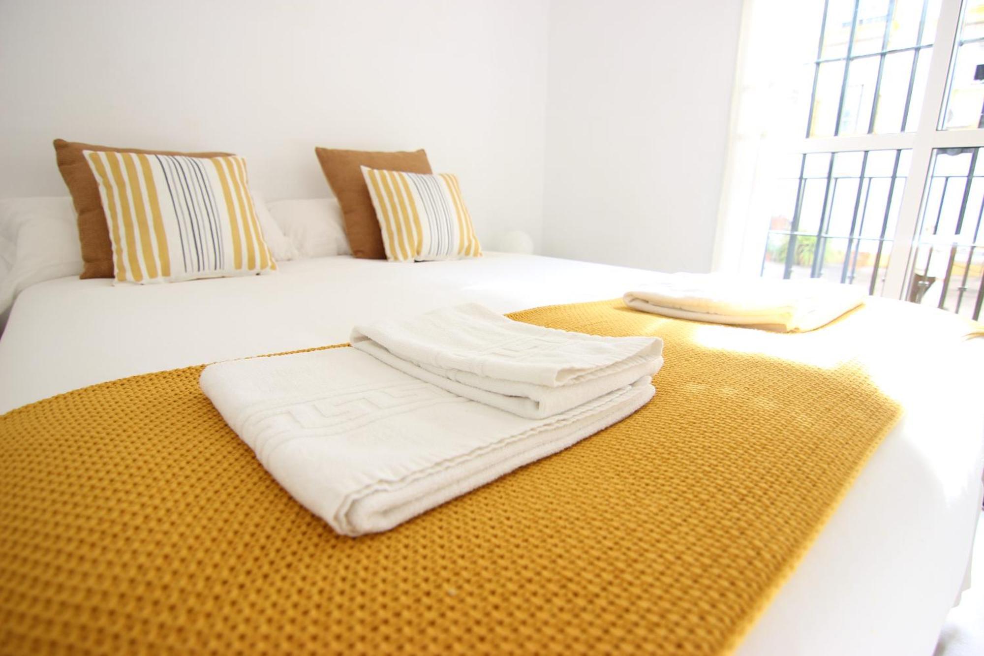 Rentalsevilla Espacioso Apartamento En La Alameda De Hercules Con Parking 외부 사진